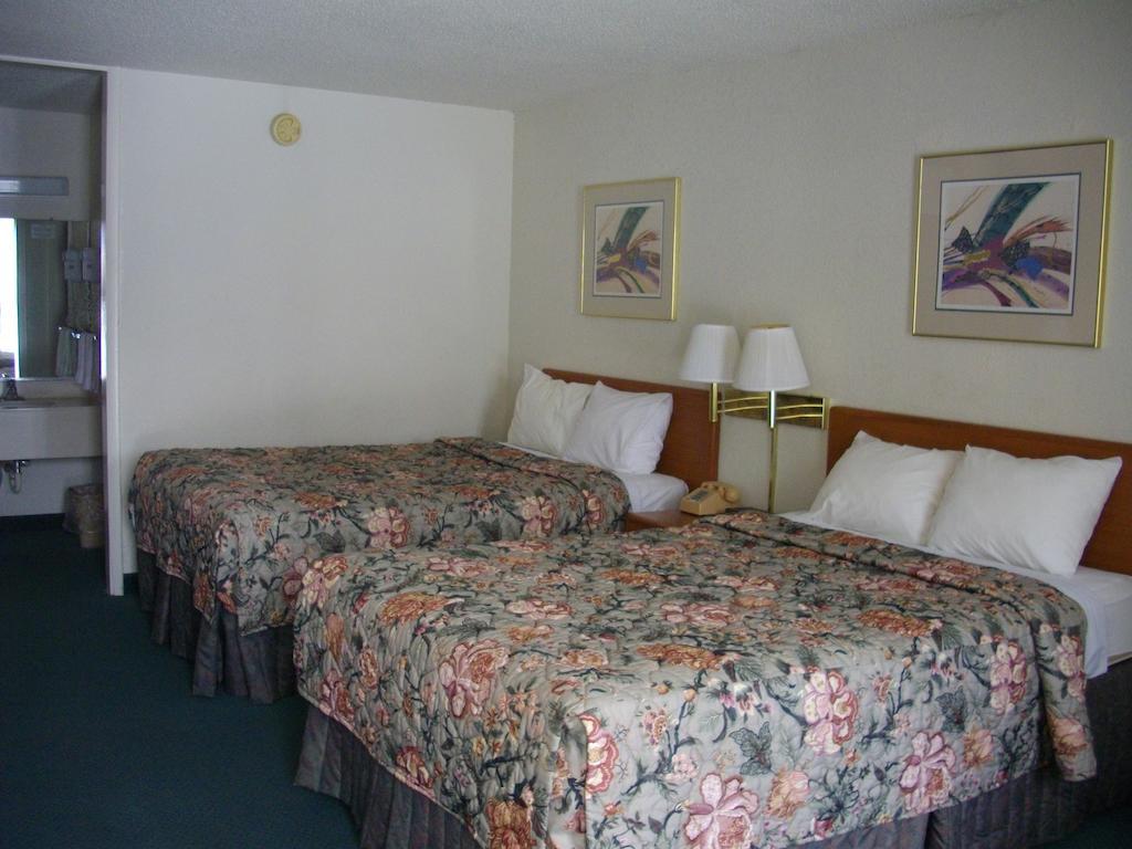 Macomb Inn Δωμάτιο φωτογραφία