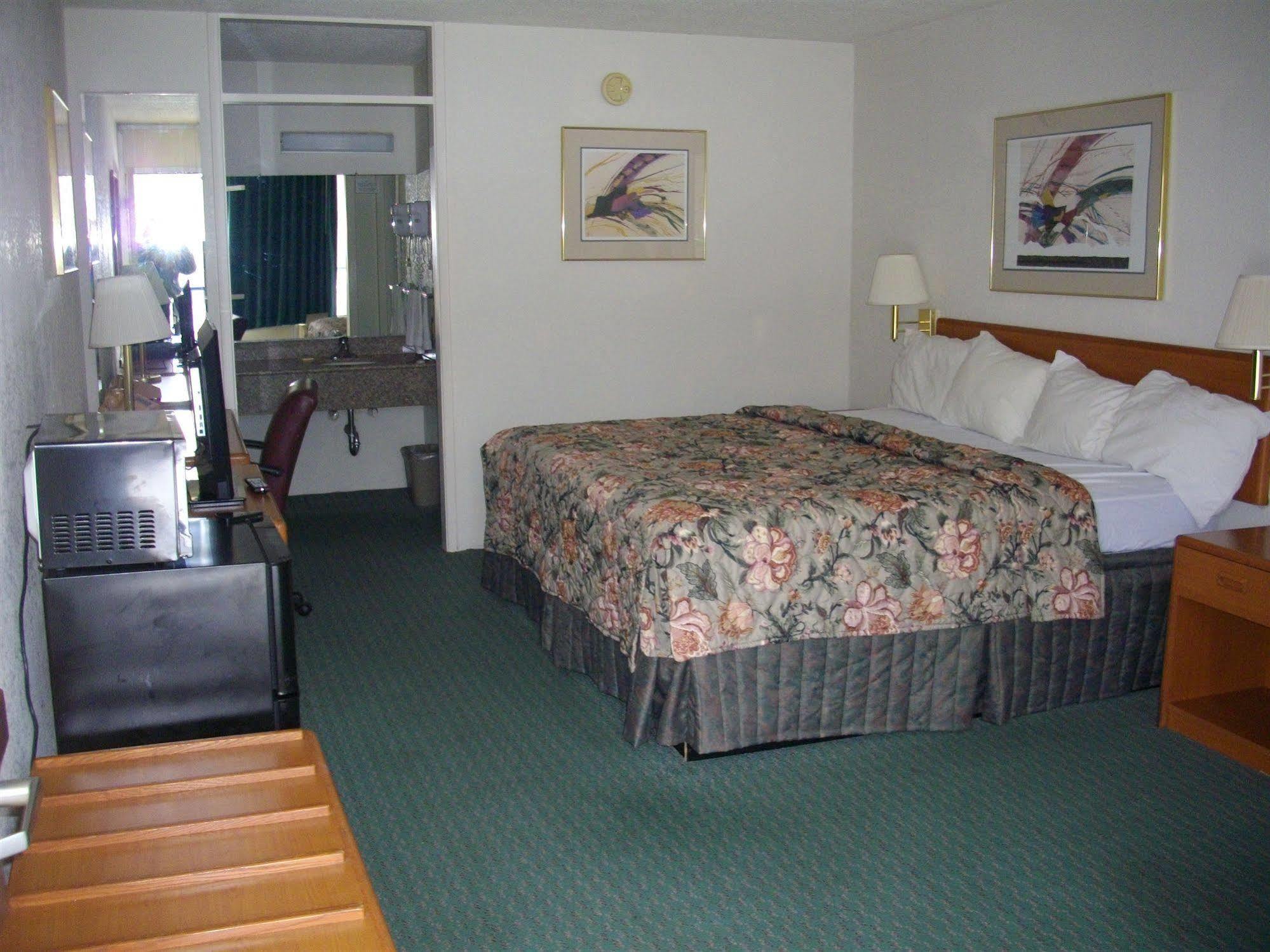 Macomb Inn Εξωτερικό φωτογραφία