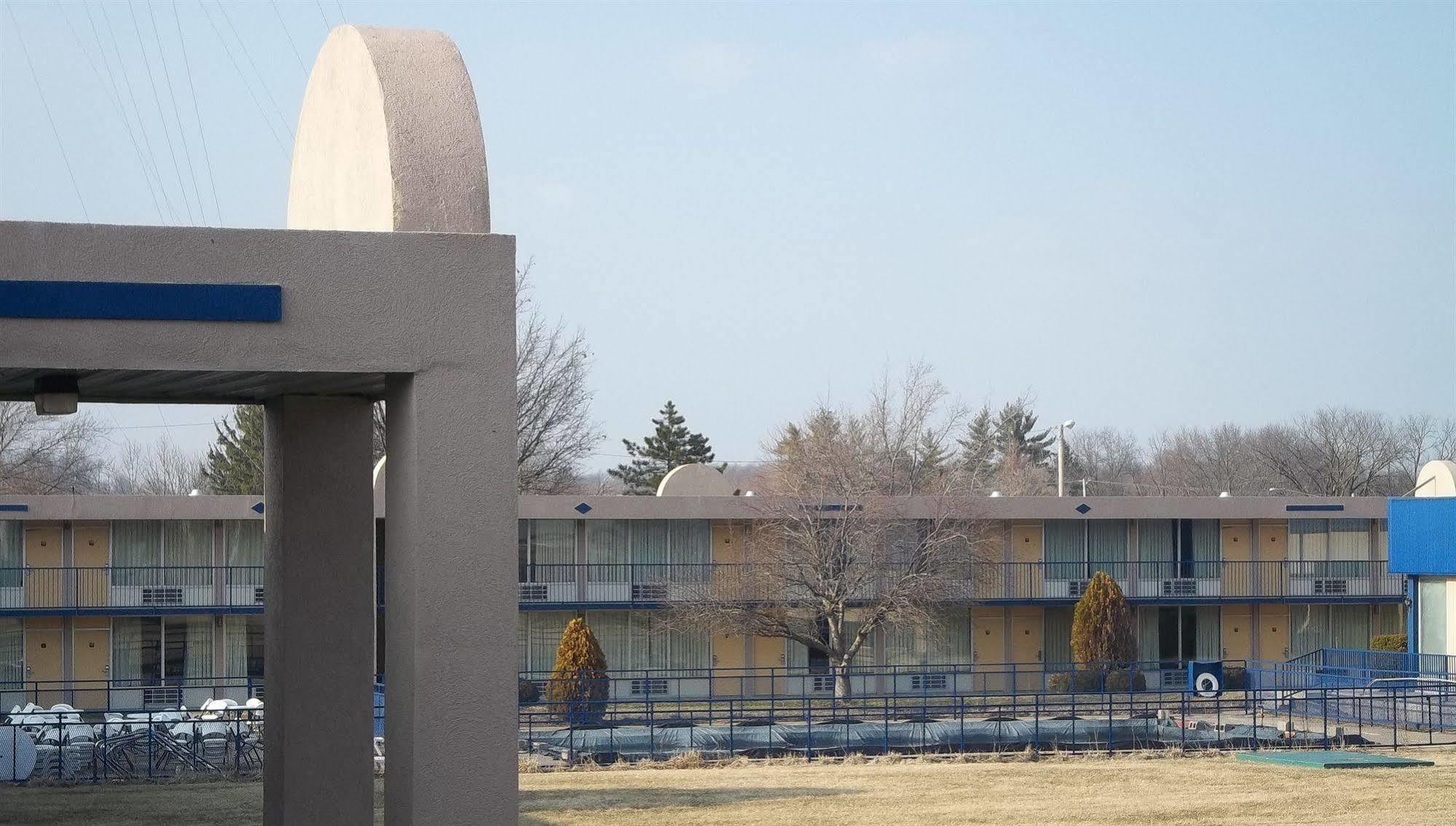 Macomb Inn Εξωτερικό φωτογραφία